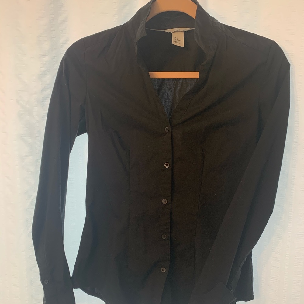 H&M women’s black button down